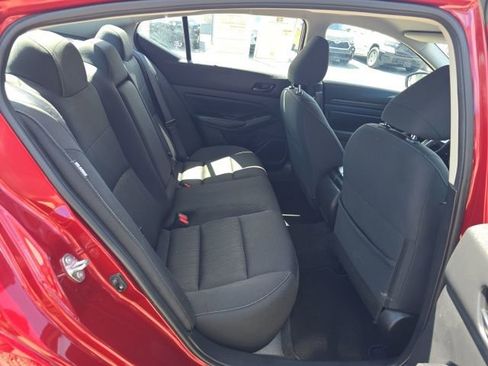 Used 2025 Nissan Altima 2.5 SV FWD image 35