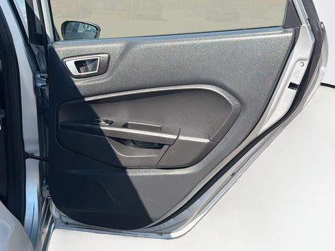 Used 2015 Ford Fiesta SE FWD image 27
