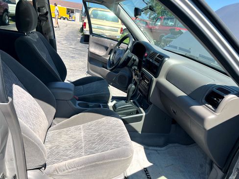 Used 2004 Isuzu Rodeo S image 15