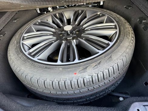 Used 2021 Land Rover Range Rover SV Autobiography Dynamic image 48