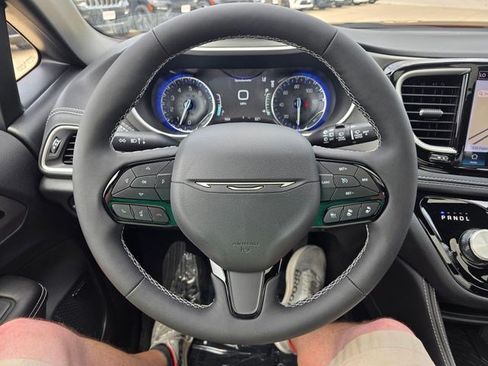 New 2027 Chrysler Pacifica Limited AWD/4WD image 26