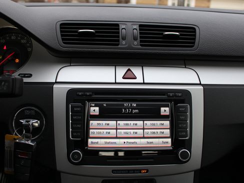 Used 2009 Volkswagen Passat Komfort image 25