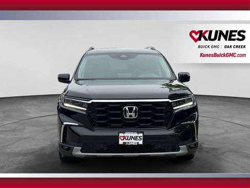 Used 2024 Honda Pilot Touring image 3