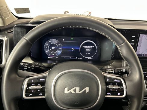 Used 2023 Kia Sorento SX AWD/4WD image 13