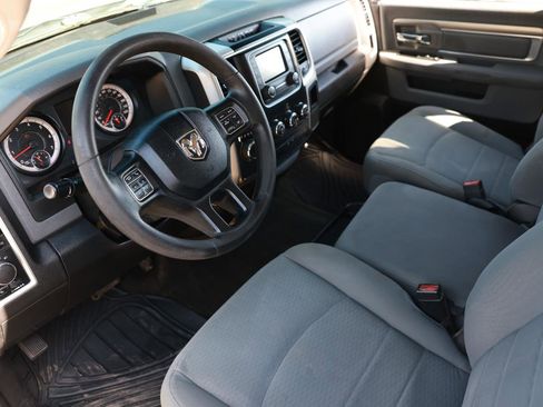 Used 2017 RAM 1500 Classic SLT image 4