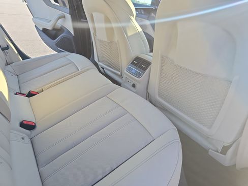 Used 2023 Audi A4 2.0T Premium Plus w/ Premium Plus Package image 11