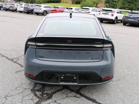 Used 2024 Toyota Prius Prime FWD image 4
