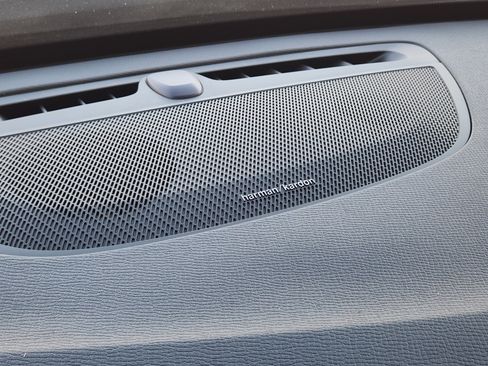 Used 2022 Volvo XC90 T6 Momentum w/ Advanced Package image 21