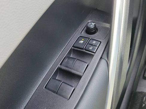 Certified 2025 Toyota Corolla Cross L FWD image 18