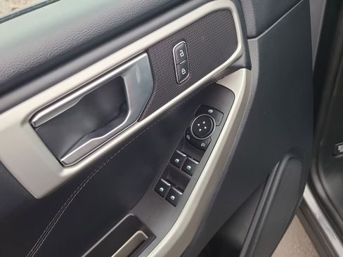 Used 2023 Ford Explorer XLT image 20