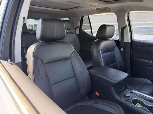 Used 2020 Chevrolet Traverse LT w/ LT Premium Package AWD/4WD image 8