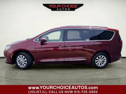 Used 2018 Chrysler Pacifica Touring-L Plus w/ Advanced Safetytec Group FWD image 2