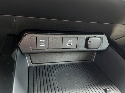 New 2026 Toyota Prius LE image 18