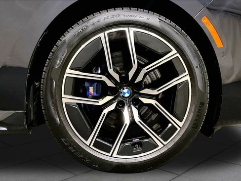 Certified 2023 BMW i7 xDrive60 AWD/4WD image 10