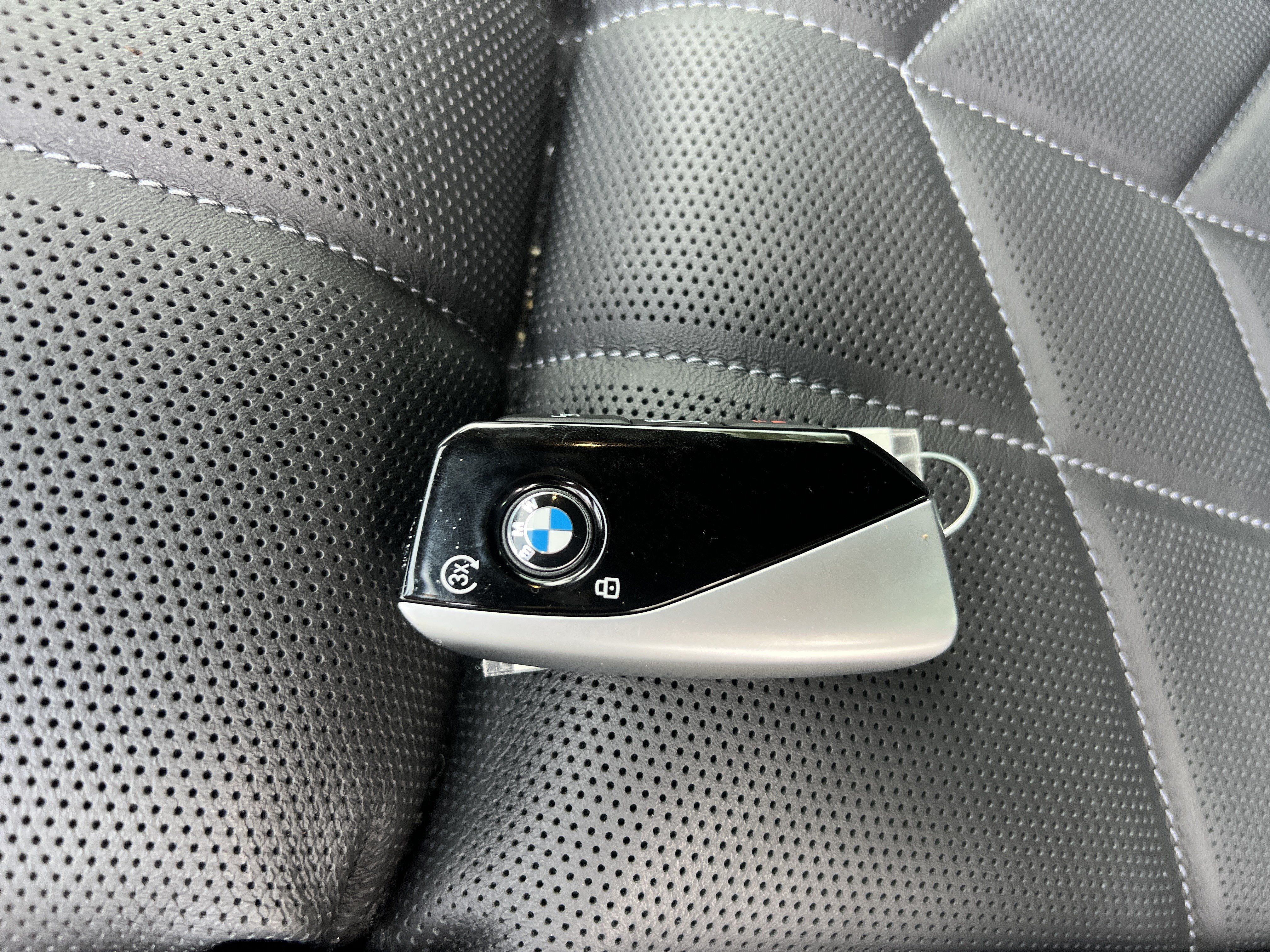 Certified 2025 BMW 760i xDrive AWD/4WD image 34