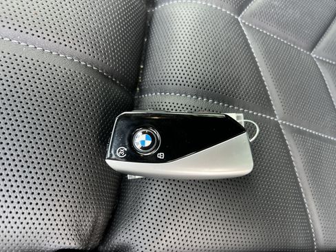 Used 2025 BMW 760i xDrive AWD/4WD image 34