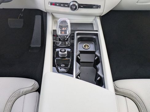 New 2026 Volvo XC60 B5 Ultra w/ Protection Package Premier AWD/4WD image 11