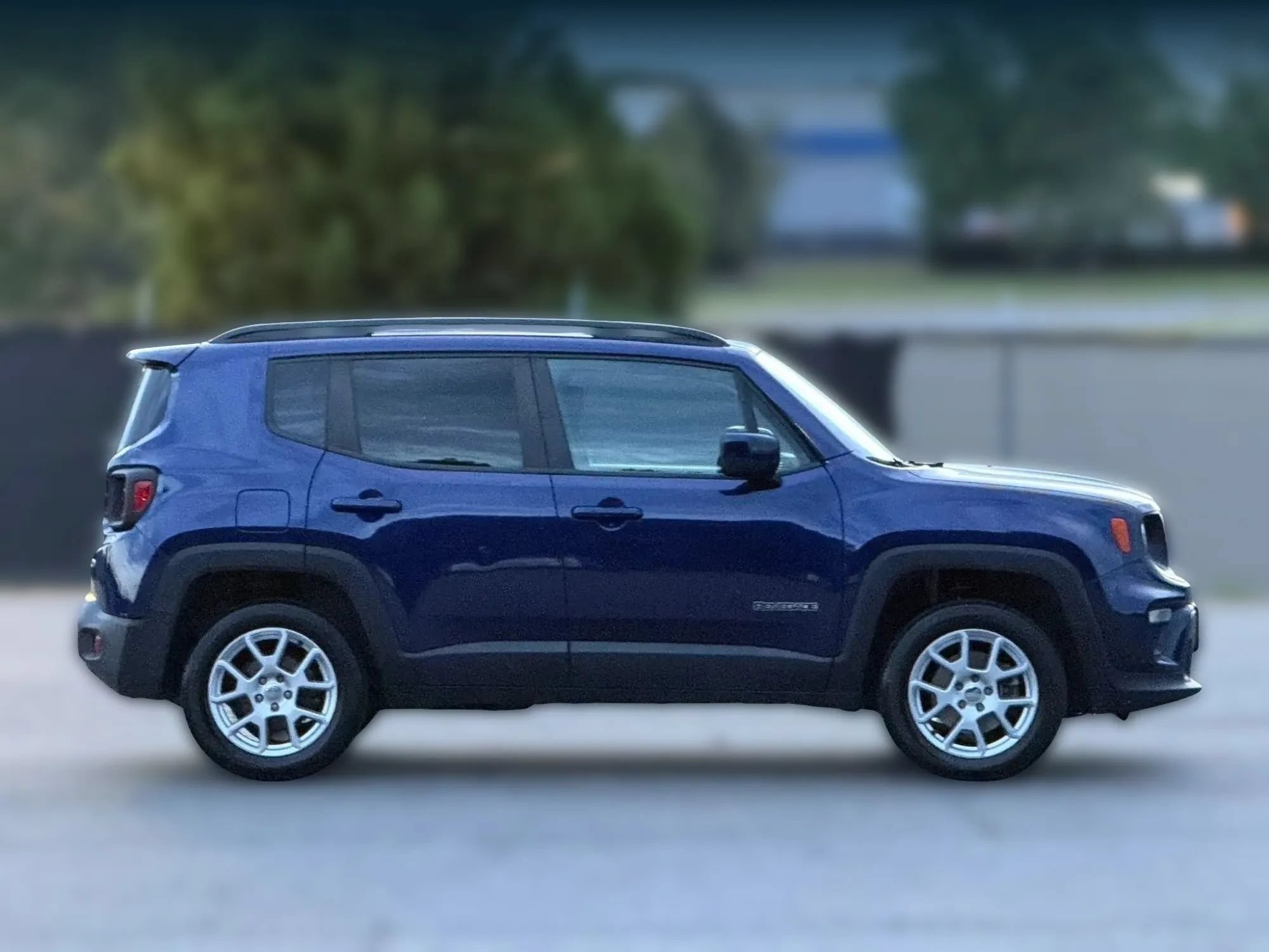 Used 2020 Jeep Renegade Latitude w/ Cold Weather Group AWD/4WD image 7