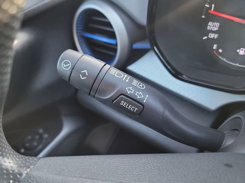 Used 2025 Chevrolet Trax LS image 27