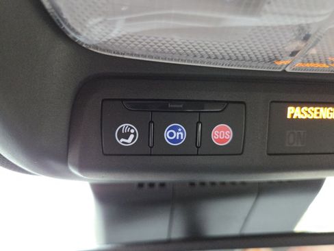 Used 2023 Chevrolet Colorado Z71 w/ Z71 Convenience Package 2 image 35