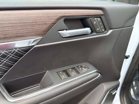 New 2026 GMC Acadia Denali w/ Super Cruise Package FWD image 18