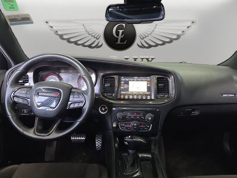 Used 2017 Dodge Charger R/T image 17