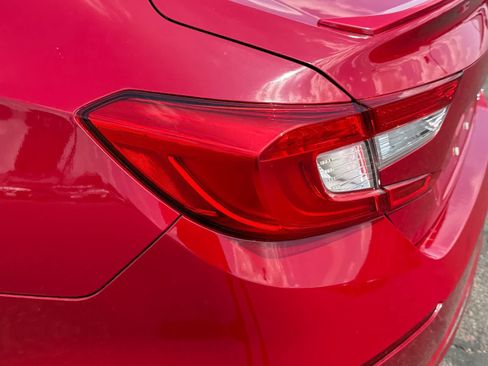 Used 2018 Honda Accord Sport image 10