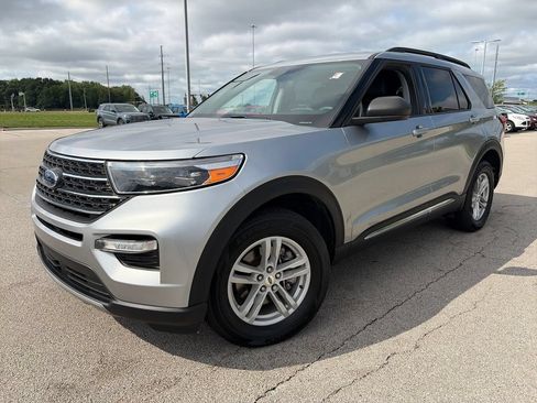 Used 2024 Ford Explorer XLT w/ Equipment Group 202A AWD/4WD image 3