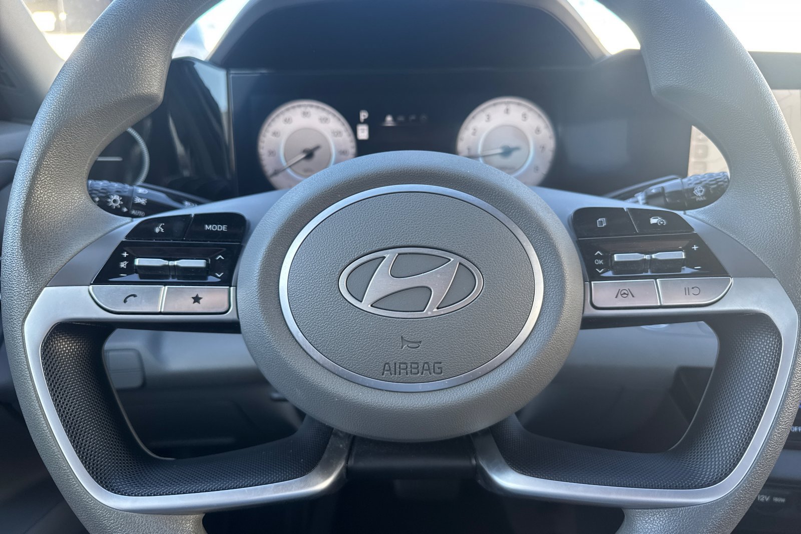 Used 2024 Hyundai Elantra SEL FWD image 24
