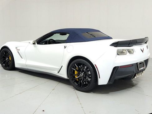 Certified 2015 Chevrolet Corvette Z06 w/ 3LZ Preferred Equipment Group RWD image 3