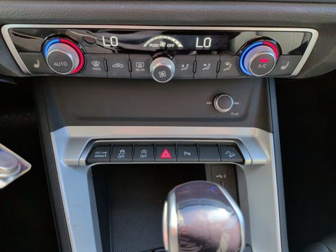 Certified 2022 Audi Q3 2.0T Premium w/ Convenience Package image 28