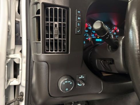 Used 2023 Chevrolet Express 3500 Work Van w/ Driver Convenience Package image 19