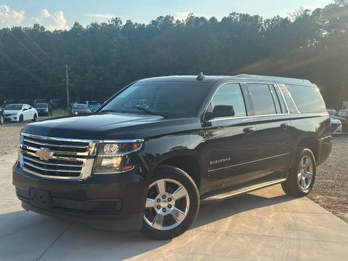 Used 2016 Chevrolet Suburban LS image 2