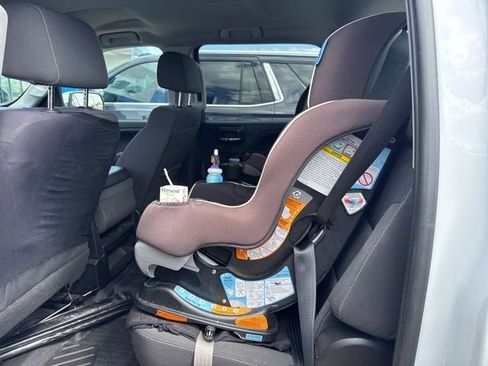 Used 2018 Chevrolet Silverado 1500 LT w/ Texas Edition image 22