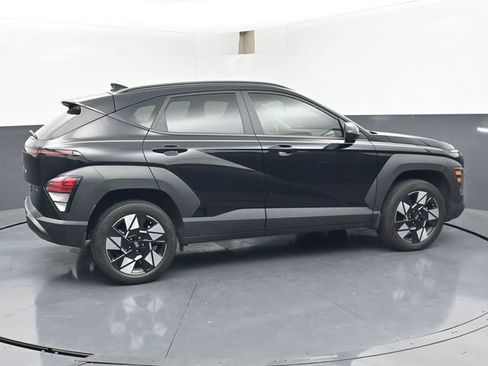 Used 2024 Hyundai Kona SEL AWD/4WD image 3