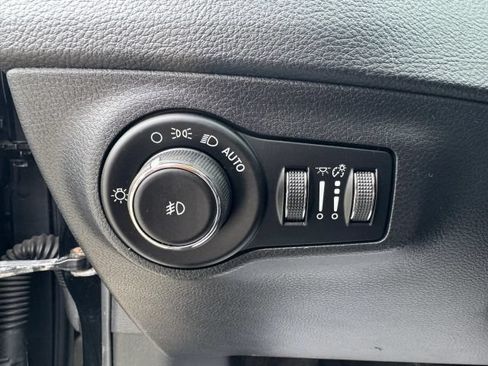 Used 2018 Jeep Compass Limited w/ Navigation Group AWD/4WD image 18