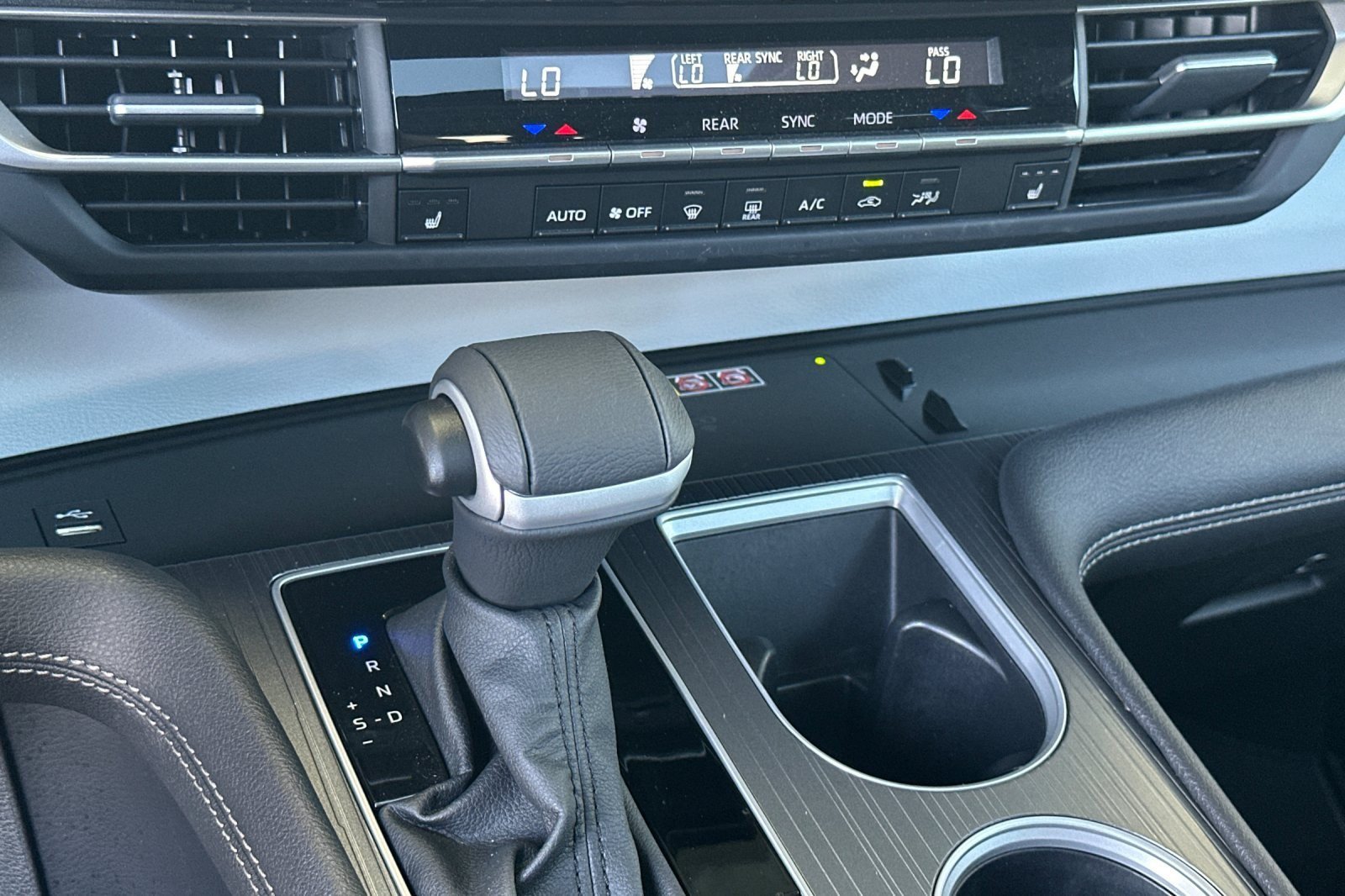 Certified 2026 Toyota Sienna XLE FWD image 21