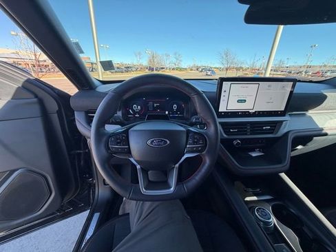 Used 2025 Ford Explorer ST-Line w/ ST-Line Street Pack image 12