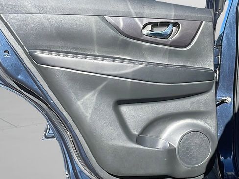 Used 2016 Nissan Rogue S w/ S Family Package image 23