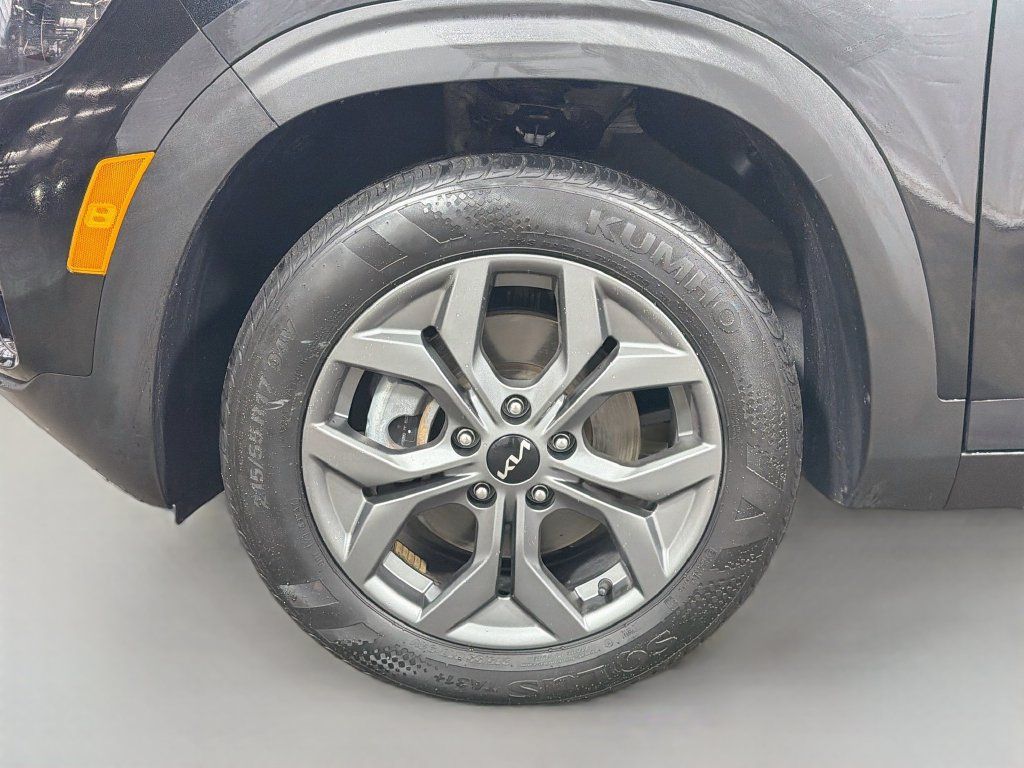 Used 2024 Kia Seltos S AWD/4WD image 32