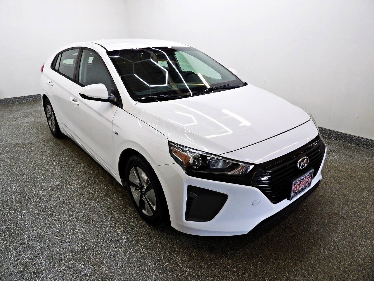 Used 2019 Hyundai Ioniq Blue FWD image 3