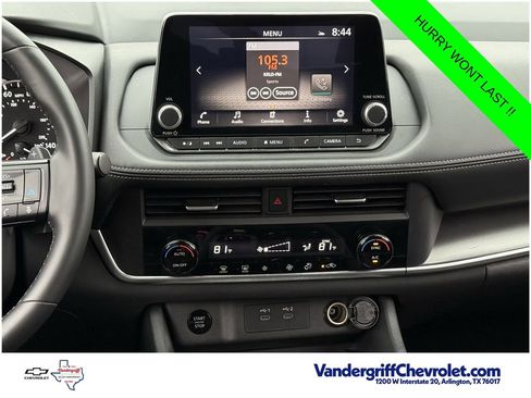 Used 2025 Nissan Rogue SV FWD image 15