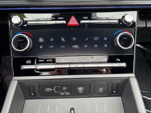 Used 2025 Hyundai Santa Fe Calligraphy image 31