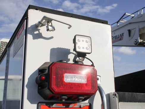 Used 2019 Ford F750 2WD Regular Cab Super Duty image 9