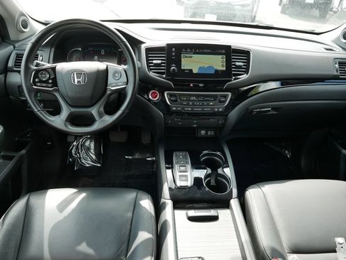 Used 2022 Honda Pilot Touring image 13