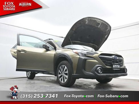 Used 2023 Subaru Outback Premium image 36