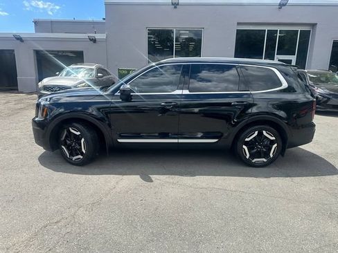 Used 2024 Kia Telluride EX AWD/4WD image 3