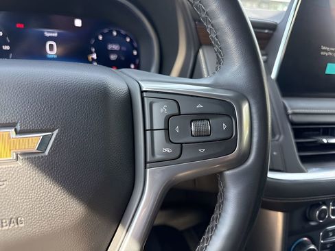 Used 2023 Chevrolet Suburban Premier RWD image 18