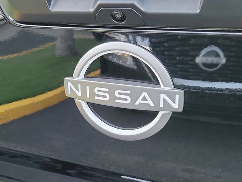 Used 2025 Nissan Frontier SV w/ SV Convenience Package image 24