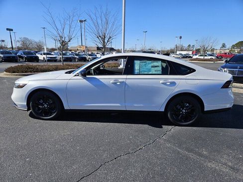 New 2025 Honda Accord SE image 4